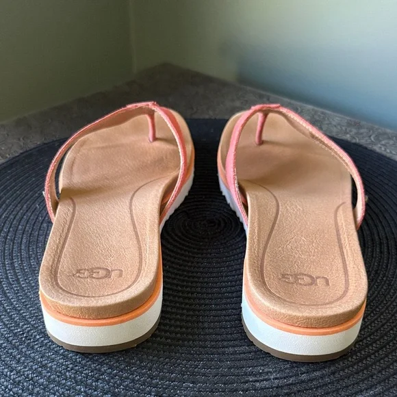 EUC RARE! UGG Coral thong, flip flop, sandal - Picture 4 of 10